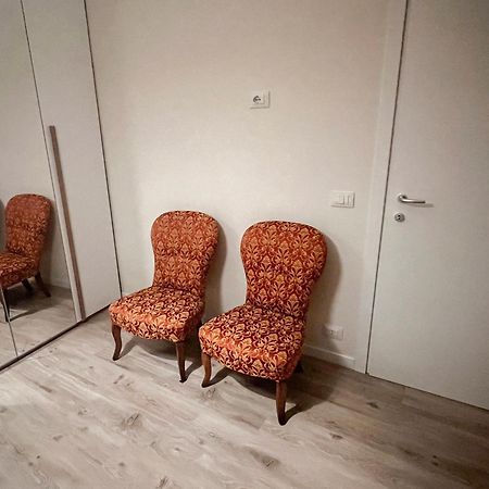 Appartamento Anna - Comfort E Stile In Centro Storico Imola Exterior foto