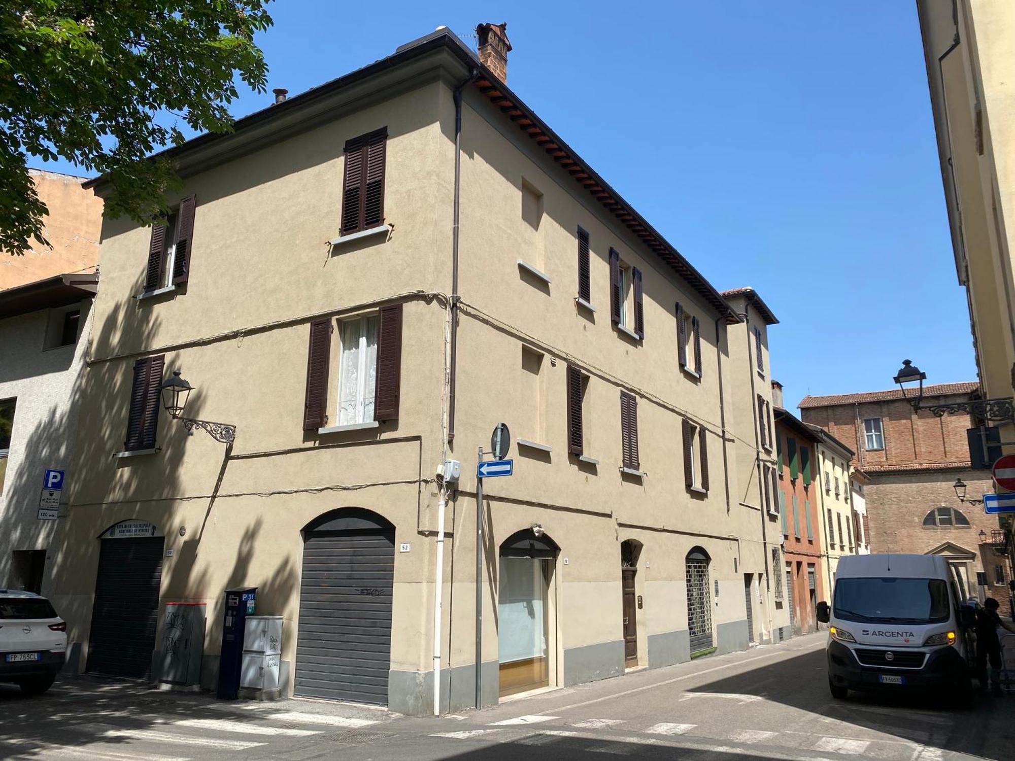 Appartamento Anna - Comfort E Stile In Centro Storico Imola Exterior foto