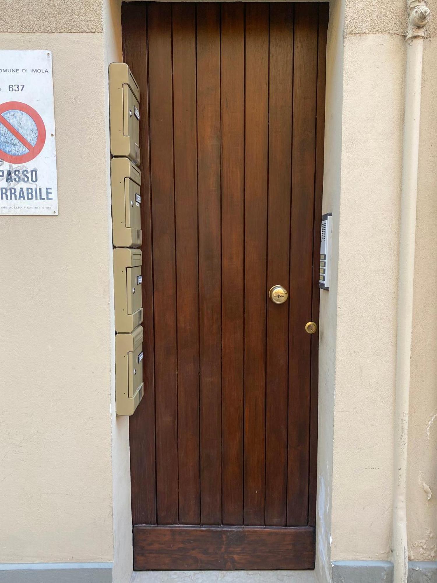 Appartamento Anna - Comfort E Stile In Centro Storico Imola Exterior foto